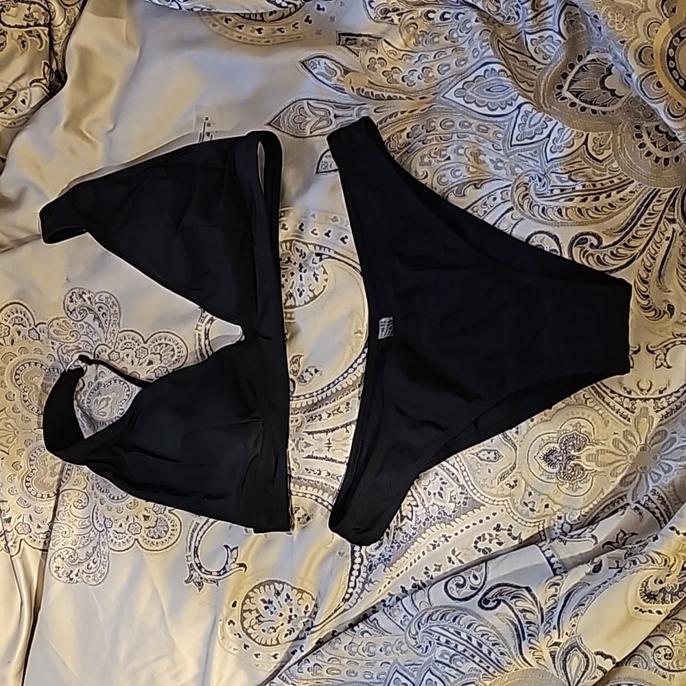 Black 2pc bathing suit